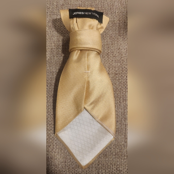 *SOLD* Necktie Necklace - Picture 3 of 3